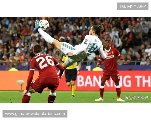 格里马尔多西班牙首秀表现稳健，攻防两端展现竞争力