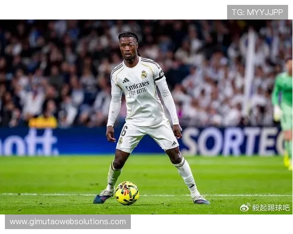 卡马文加：多次客串左后卫展现战术价值