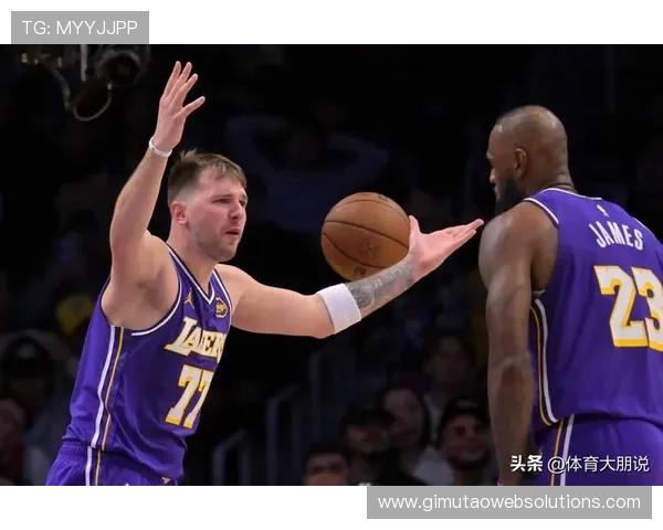 勒布朗挡拆拉开空间提升关键三分命中率明显优于东契奇