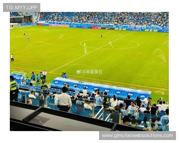 替补席管理规则解析：什么行为会被处罚与判罚标准